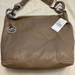 Michael Kors beautiful leather shoulder bag.